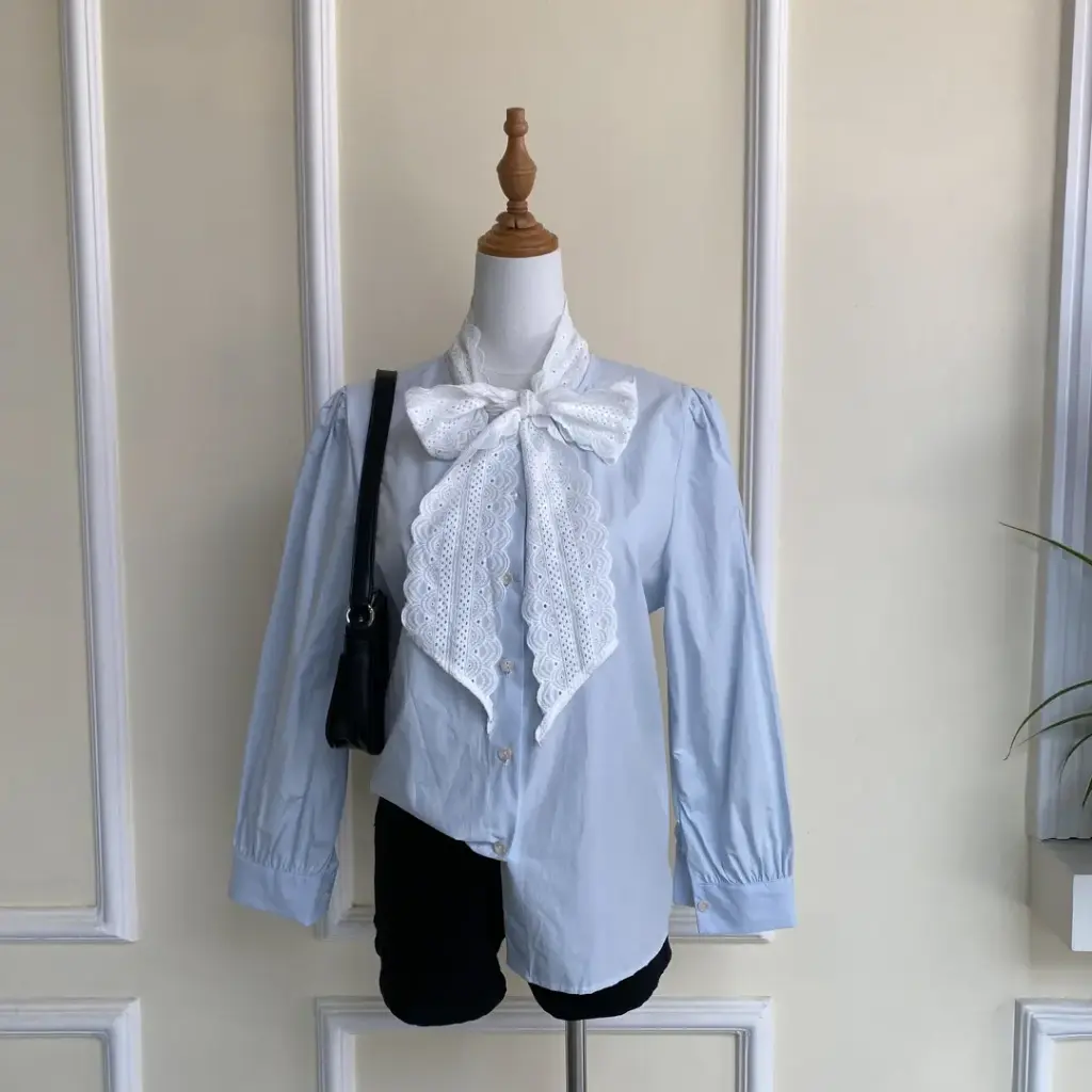 1.3769 8105 LADIES TOPS (BLUE)