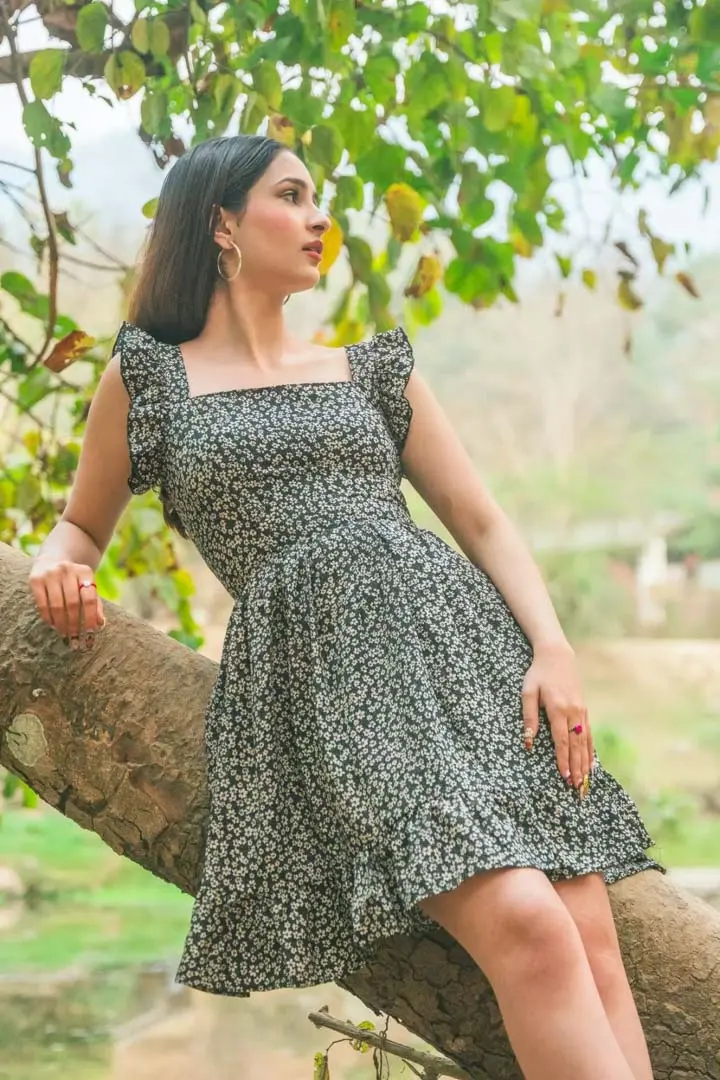 HB SS25-70 Back Bow Ruffle Dress