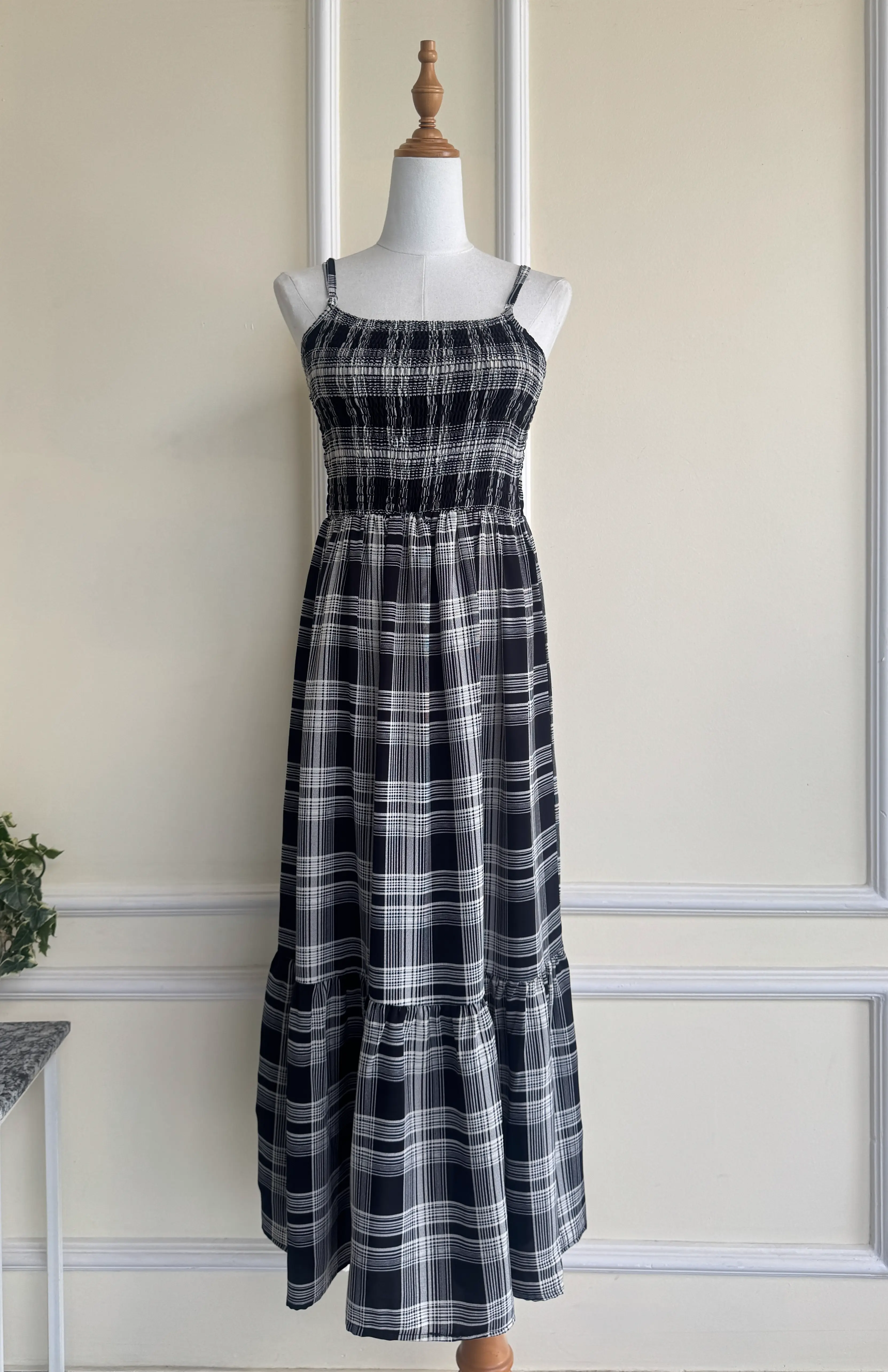 HB SS25-433 FLORAL PATCH DRESS