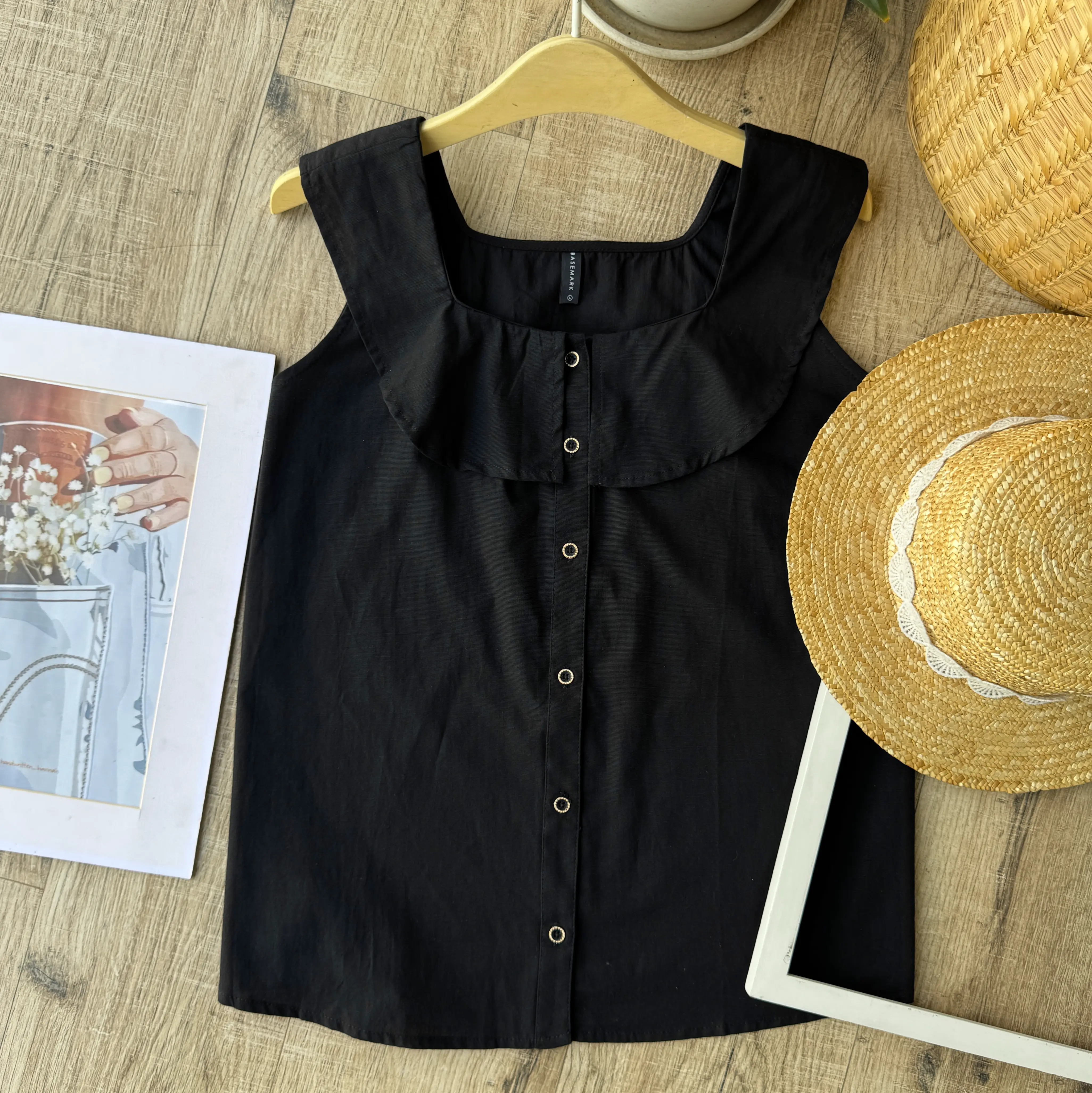 HB SS25-439 RUFFLE DOWN BUTTON TOP