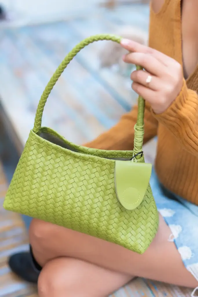 TF3296 HAND BAG
