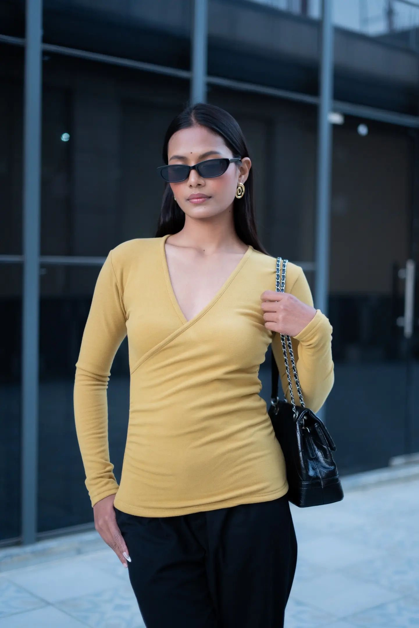 HB AW25-33 V NECK TOP