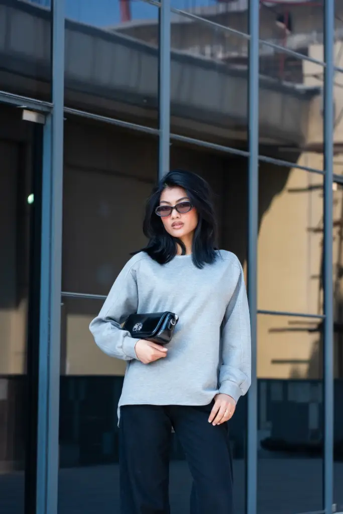 HB AW25-70 HIGH-LOW SWEATSHIRT