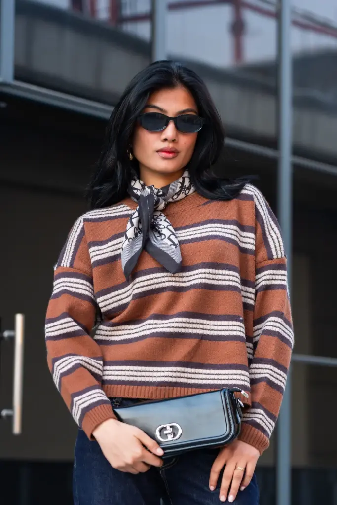 2521 LADIES SWEATER