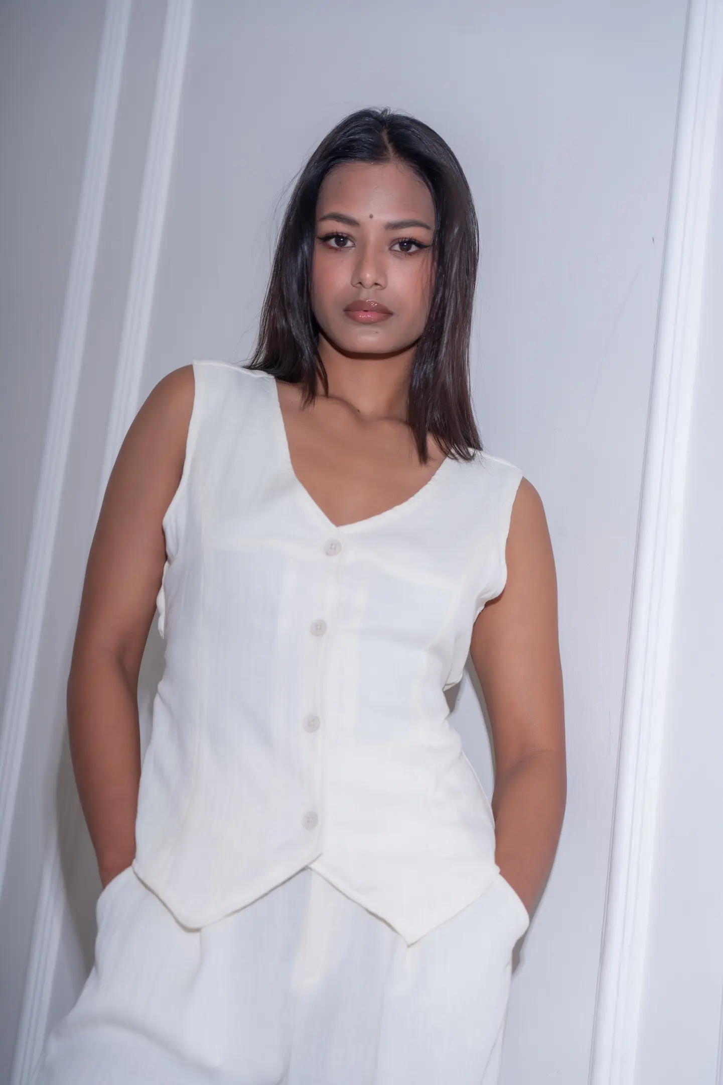 HB SS26-03 V NECK TEE