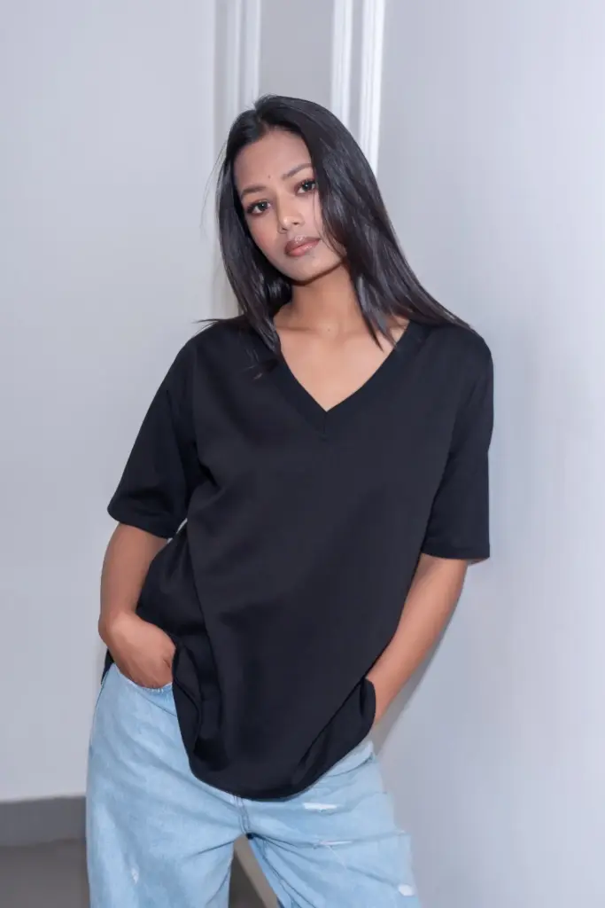 3.60522 HB SS26-32 BOLD V NECK TEE (BLACK, M)