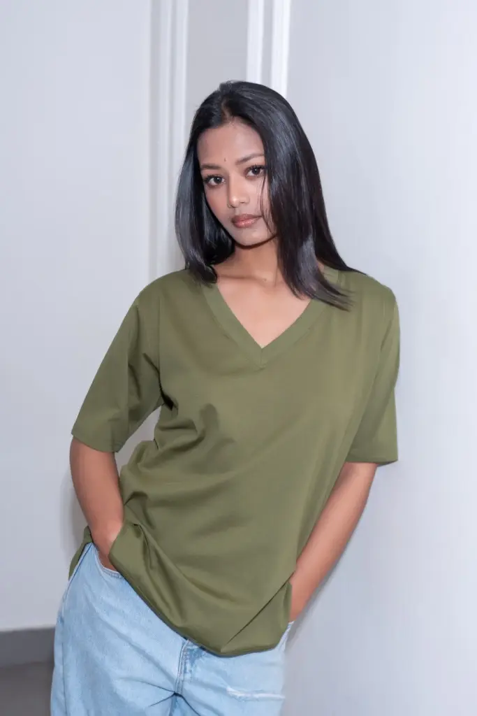 HB SS26-32 BOLD V NECK TEE