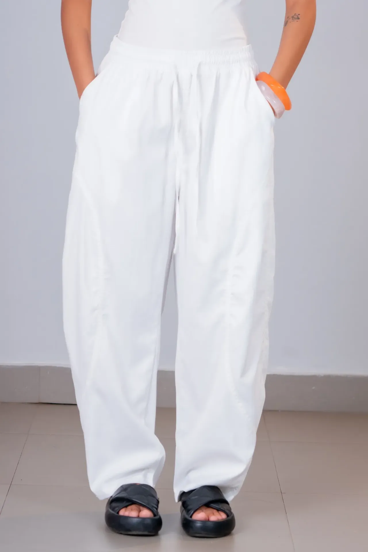3.96314 HB SS26-236 KORA EASY SWEATPANT (WHITE, S)