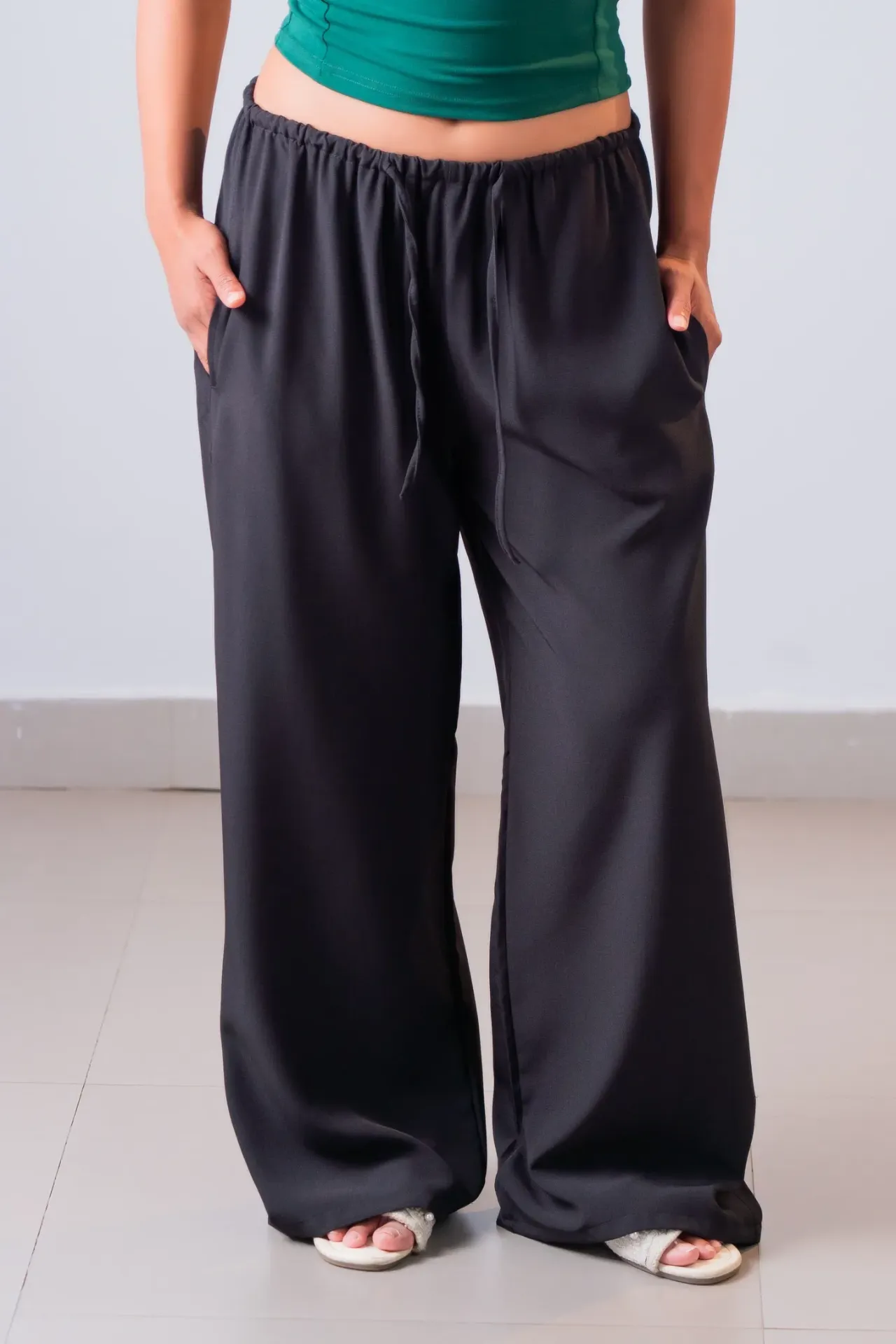 3.97056 HB SS26-258 NURA LINEN PALAJJO (BLACK, S)