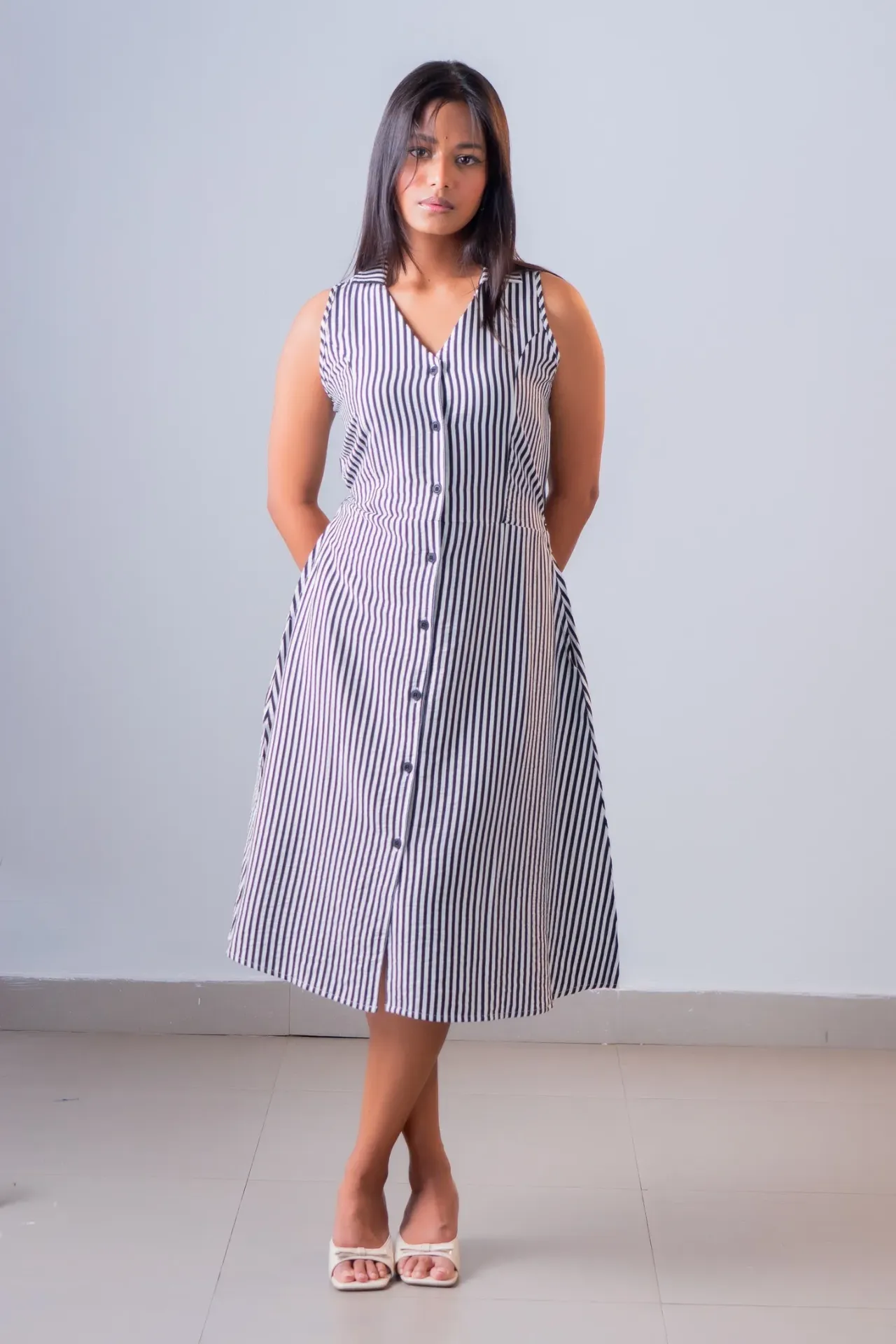 3.97102 HB SS26-238 CLASSIC BUTTON DOWN DRESS (BLACK, M)