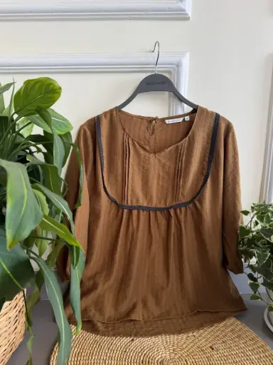 HB SS25-229 LACE YOKE TOP