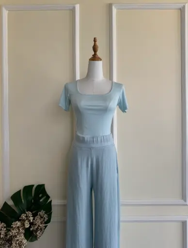 HB SS25-195 SQUARE NECK TEE